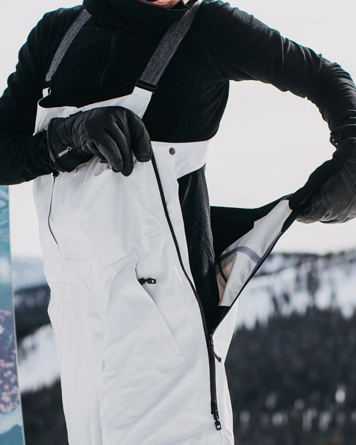 Burton Women's [ak]® Kimmy GORE-TEX® 3L Stretch Bib Snow Pants - Gray Cloud - Image 5